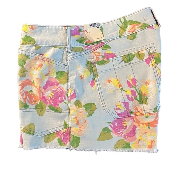 PILCRO ANTHRO FLORAL PATTERN THE WANDERER CUTOFF SHORTS SIZE 31 NWT - Picture 11 of 12